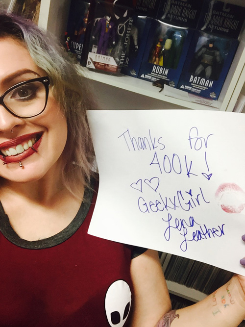 Geek Girls 400k Likes Fan Signs