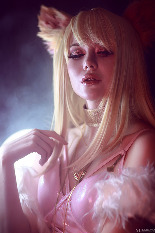 KDA Pink Ahri from League of Legends Cosplay