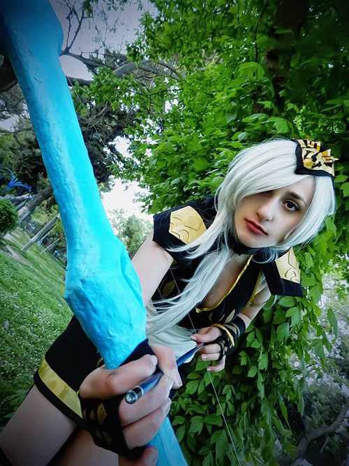 Ashe from League of Legends Cosplay