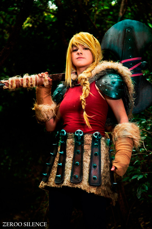 Astrid from How To Train Your Dragon 2 Cosplay