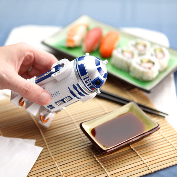 Star Wars Chop Sticks & R2D2 Soy Sauce Dispenser