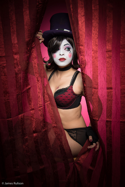 Mad Moxxi Pinup Photoshoot