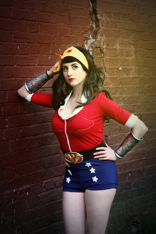 DC Bombshell Wonder Woman Cosplay