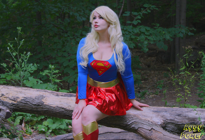 Supergirl Cosplay