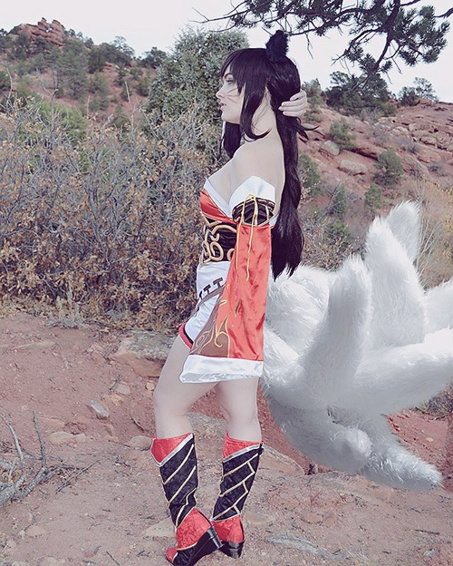 New Dawn Ahri from League of Legends Cosplay