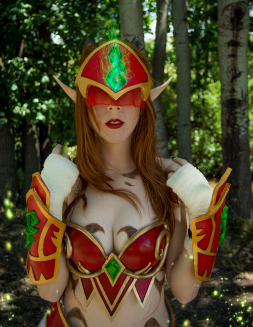 Blood Elf Demon Hunter from World of Warcraft Cosplay