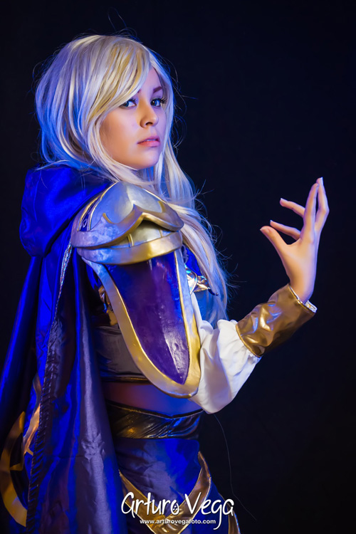 Jaina Proudmoore from Hearthstone: Heroes of Warcraft Cosplay