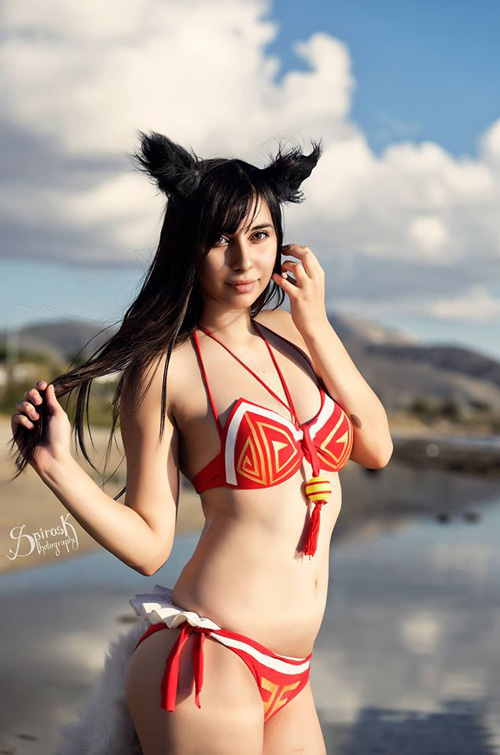 Pool Party Ahri from League of Legends Cosplay