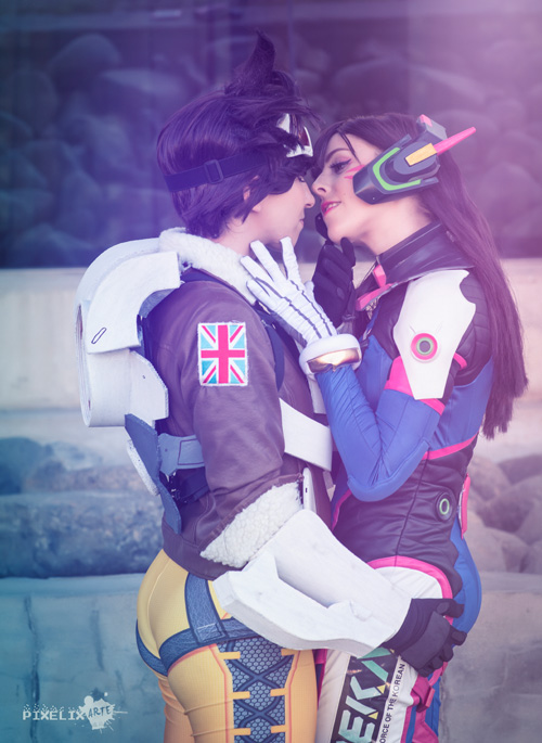 D.Va & Tracer from Overwatch Cosplay