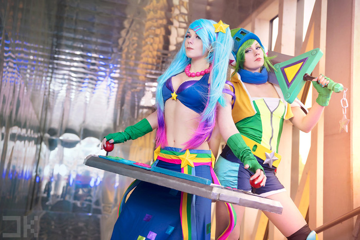 Arcade Sona & Riven from League of Legends Cosplay
