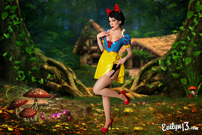 Snow White Latex Pinup Cosplay