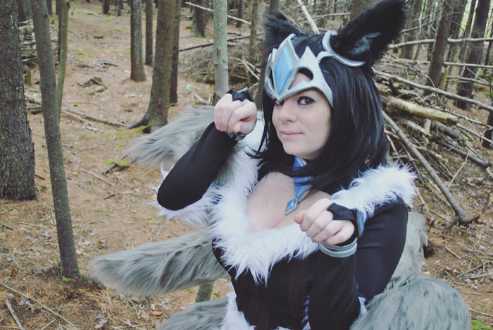 Ahri (Midnight Skin) from League of Legends Cosplay