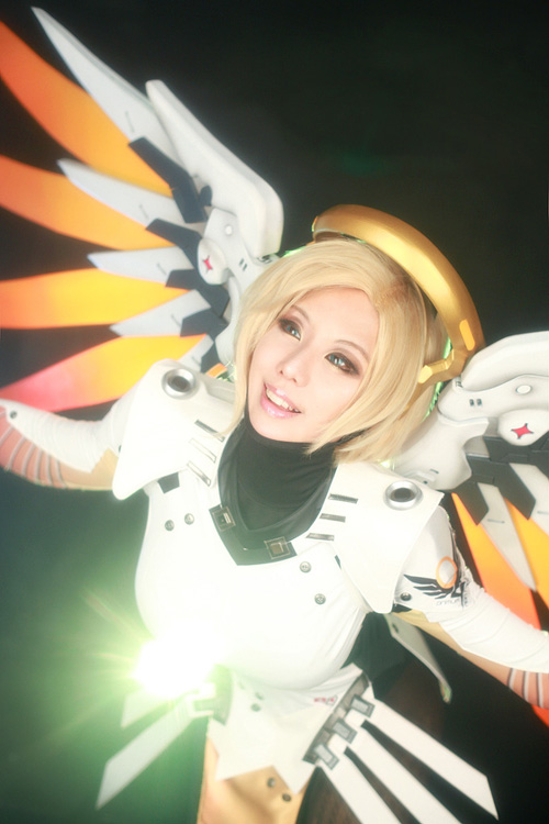 Mercy from Overwatch Cosplay