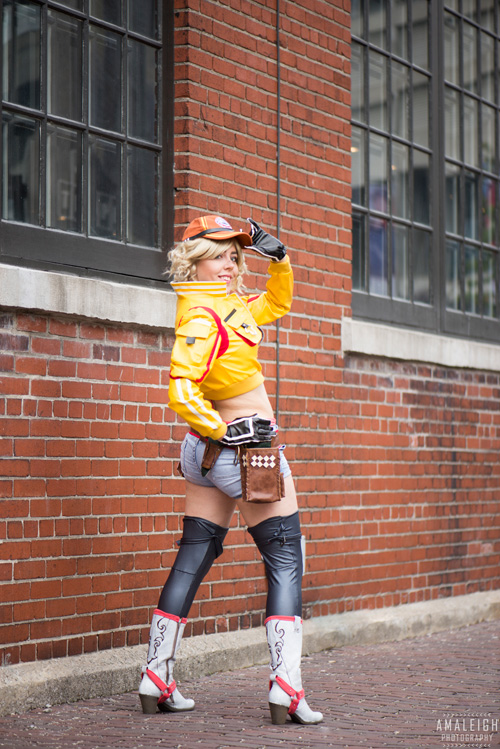 Cindy from Final Fantasy XV Cosplay