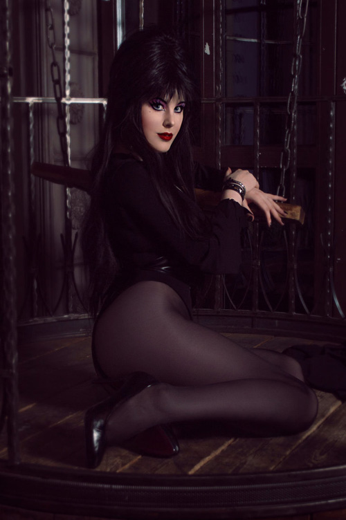 Elvira Cosplay