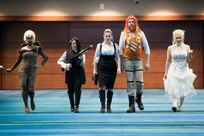 Genderswapped Fifth Element Group Cosplay