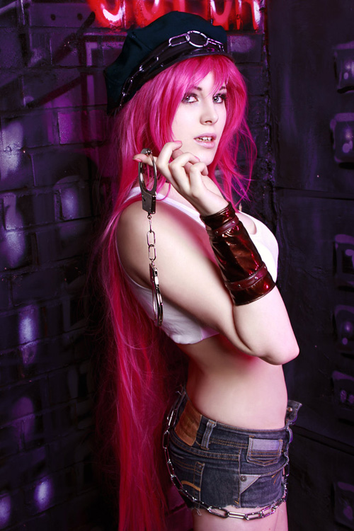Poison from Street Fighter Cosplay