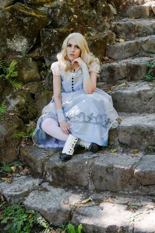Alice Kingsleigh from Alice in Wonderland Cosplay