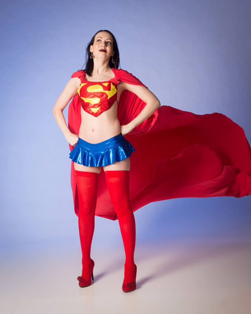 Supergirl & Harley Quinn Bikini Photoshoot