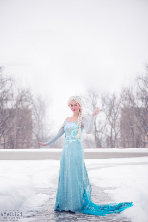 Anna and Elsa from Frozen Cosplay