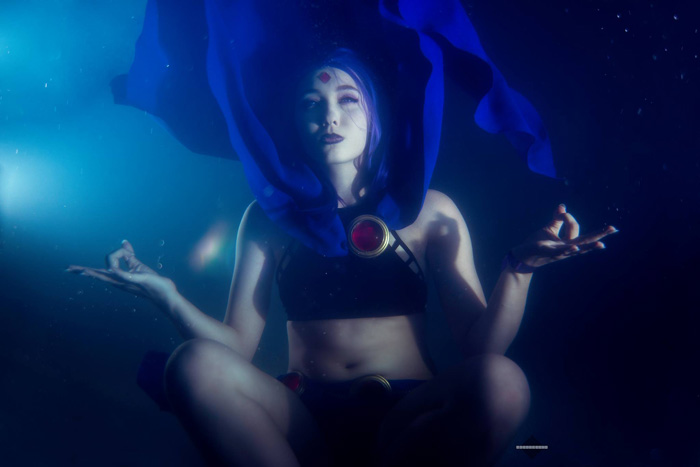Raven from Teen Titans Underwater Cosplay