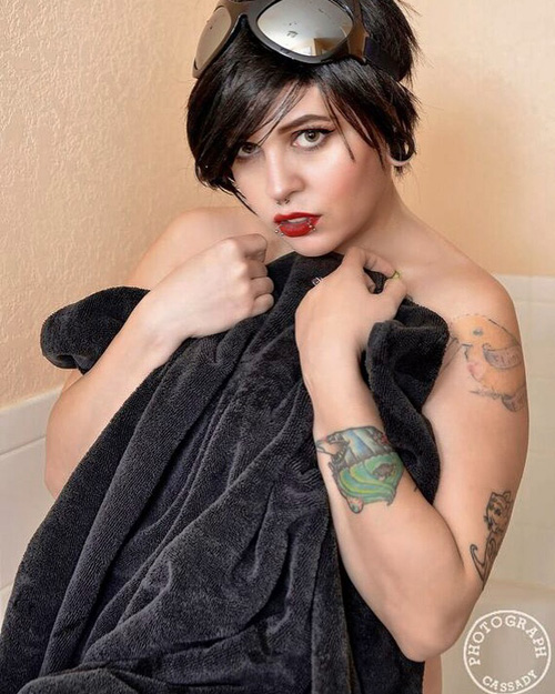 Catwoman Bathtime Photoshoot