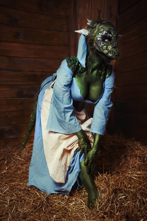 The Lusty Argonian Maid from The Elder Scrolls Cosplay