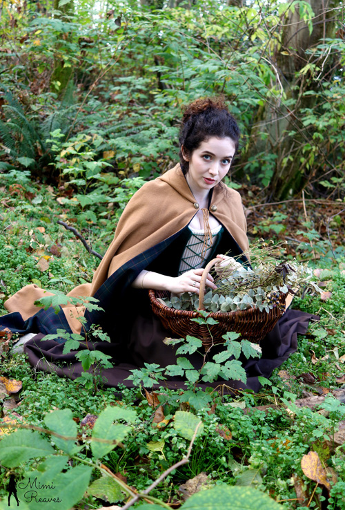 Claire Beauchamp from Outlander Cosplay