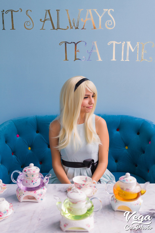 Modern Alice Tea Time Photoshoot