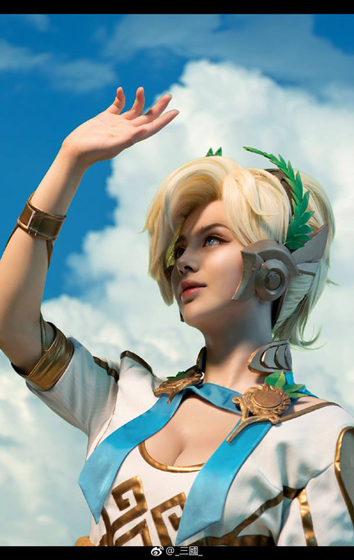 Winged Victory Mercy from Overwatch Cosplay