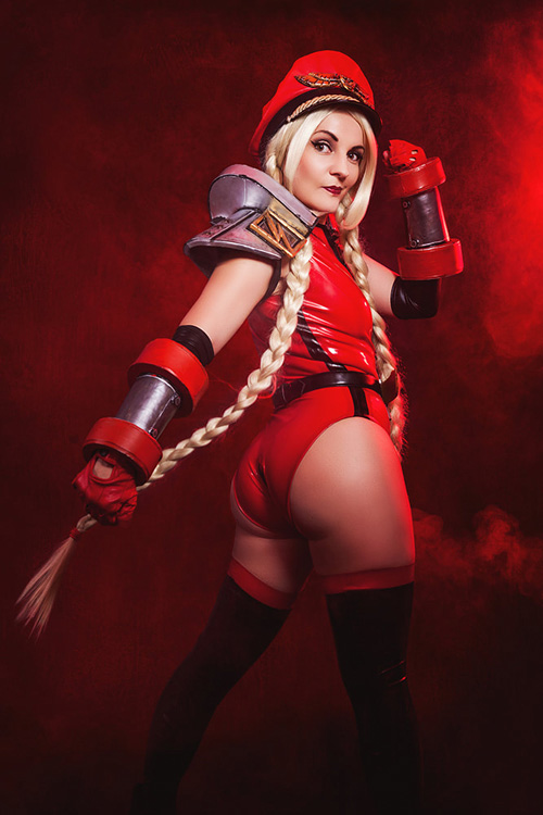 Bison Cammy from Street Fighter Cosplay