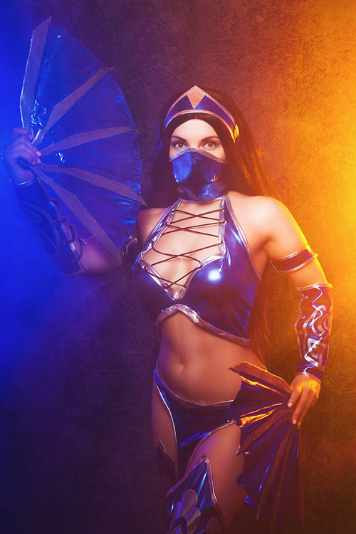 Kitana from Mortal Kombat Cosplay
