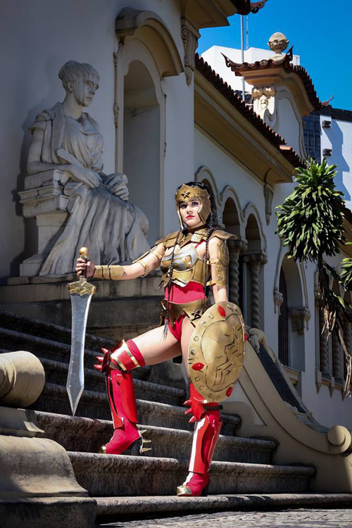 Wonder Woman from Injustice: Gods Among Us Cosplay