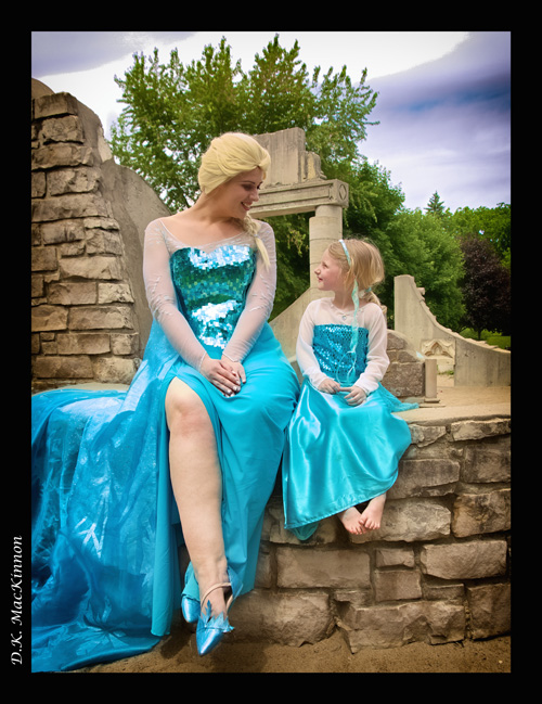 Elsa & Mini Elsa Cosplay