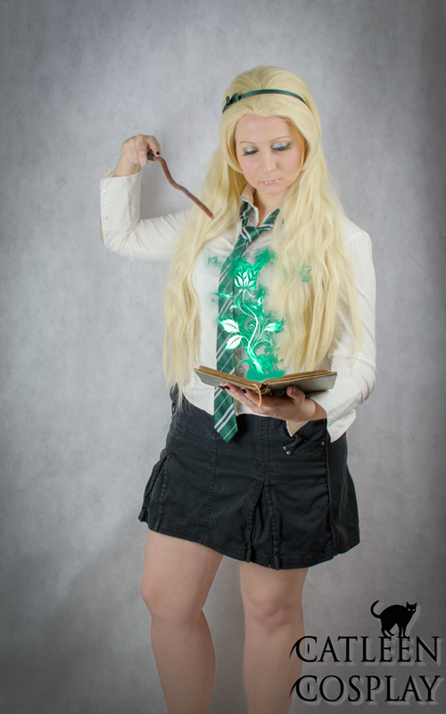Daphne Greengrass from Harry Potter Cosplay