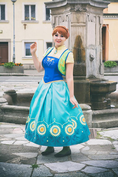 Anna from Frozen Fever Cosplay