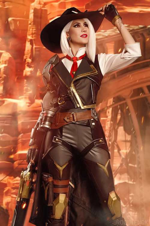 Ashe from Overwatch Cosplay