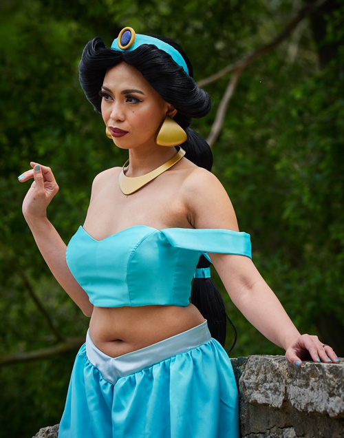 Aladdin cosplay princess jasmine gets