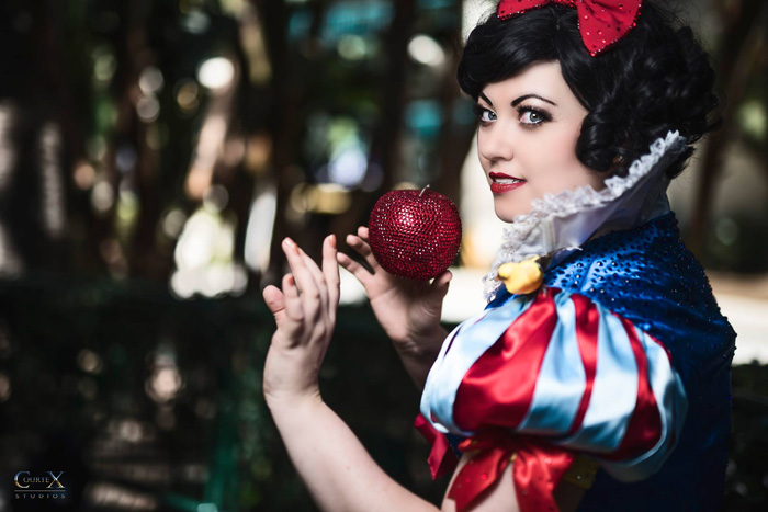 Snow White Cosplay