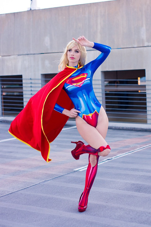 Supergirl Cosplay