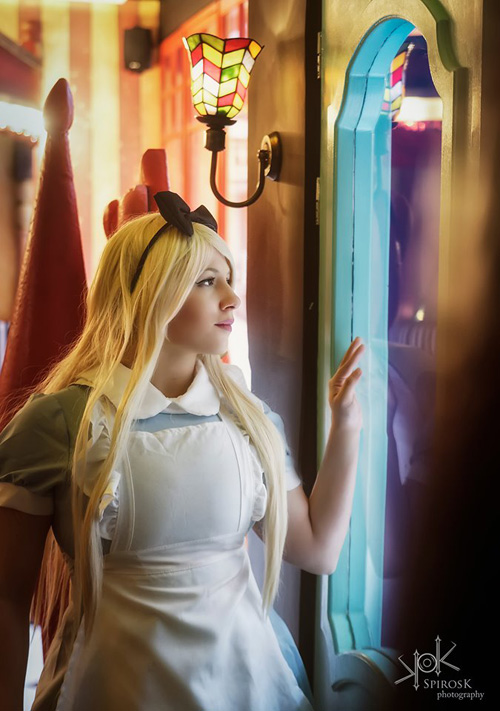 Alice In Wonderland Cosplay