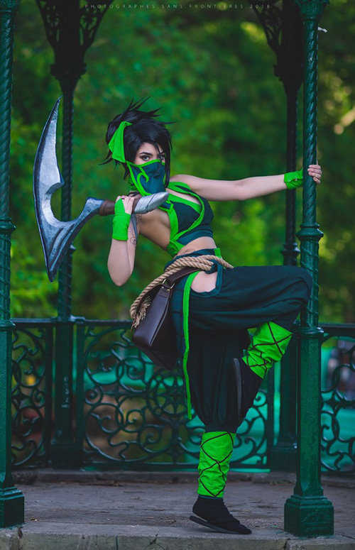 Fahrenheit Significance Cardinal Akali from League of Legends Cosplay