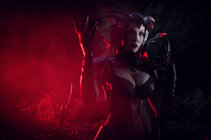 Elise from League of Legends Cosplay