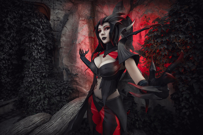 Elise from League of Legends Cosplay