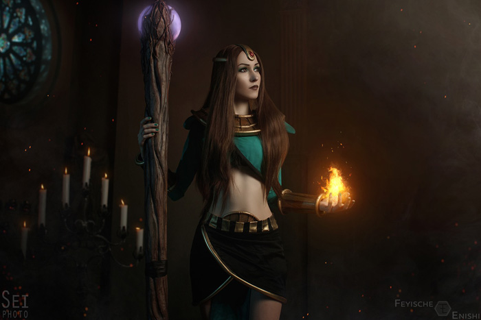 Sorceress from Diablo II Cosplay