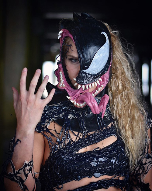 Lady Venom Cosplay