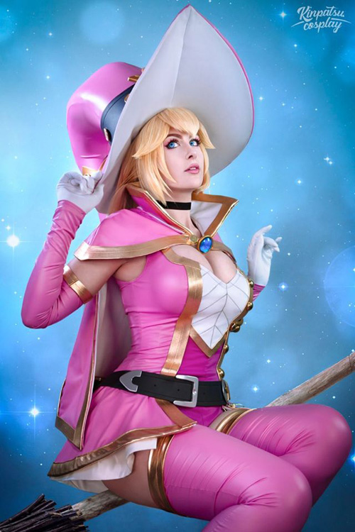 Witch Peach Cosplay