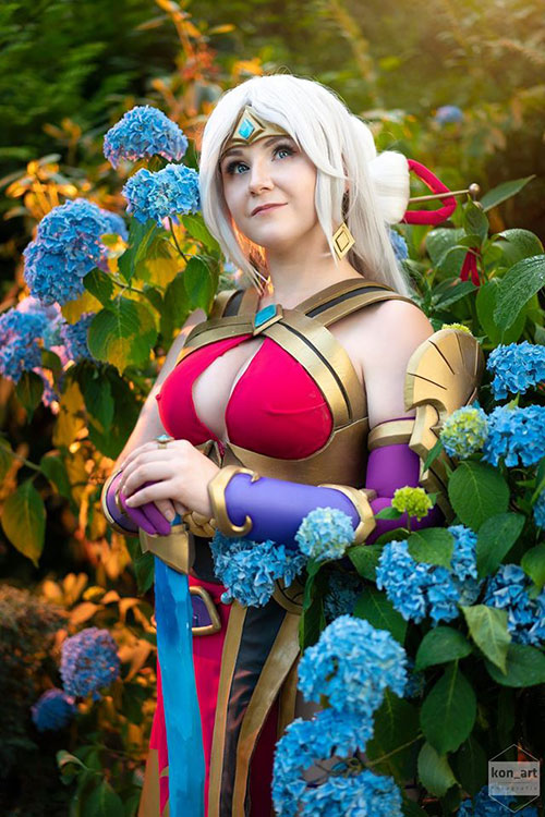 Lian from Paladins Cosplay