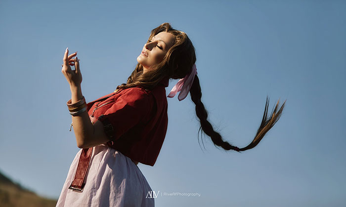 Aerith from Final Fantasy VII Remake Cosplay