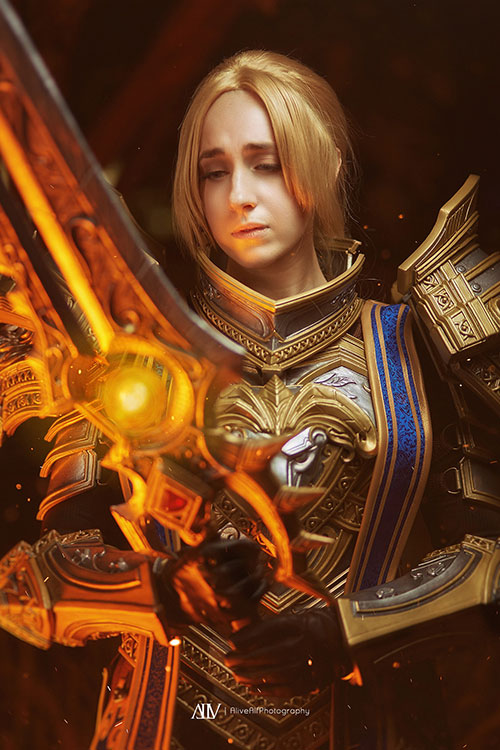 Queen Anduin Wrynn from World of Warcraft Cosplay